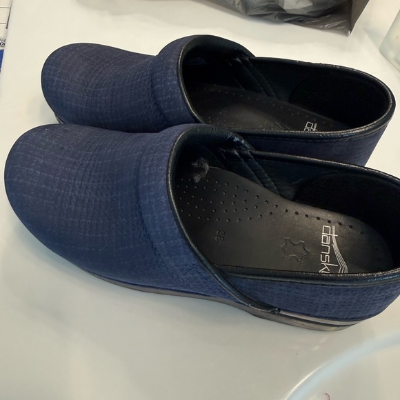 Dansko Shoes - Size 38 blue dansko great condition